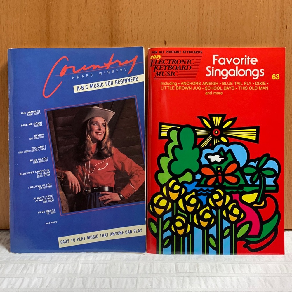 Keyboard Music Books - Beginner- Favourite Singalongs & Country Award Winners
